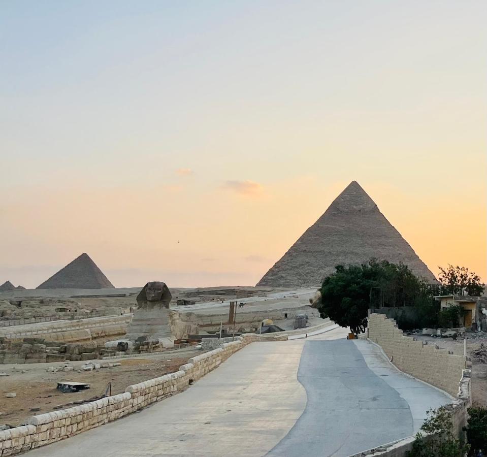 The Gate Hotel Front Pyramids & Sphinx View Kafrat al Jabal Exterior photo