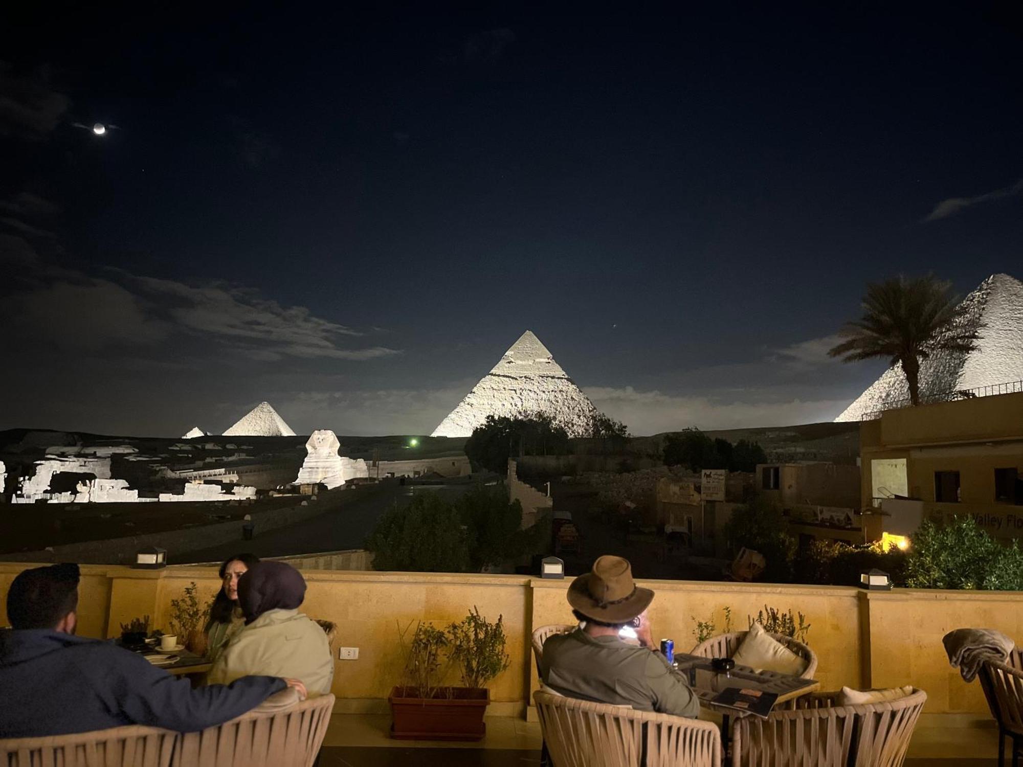 The Gate Hotel Front Pyramids & Sphinx View Kafrat al Jabal Exterior photo