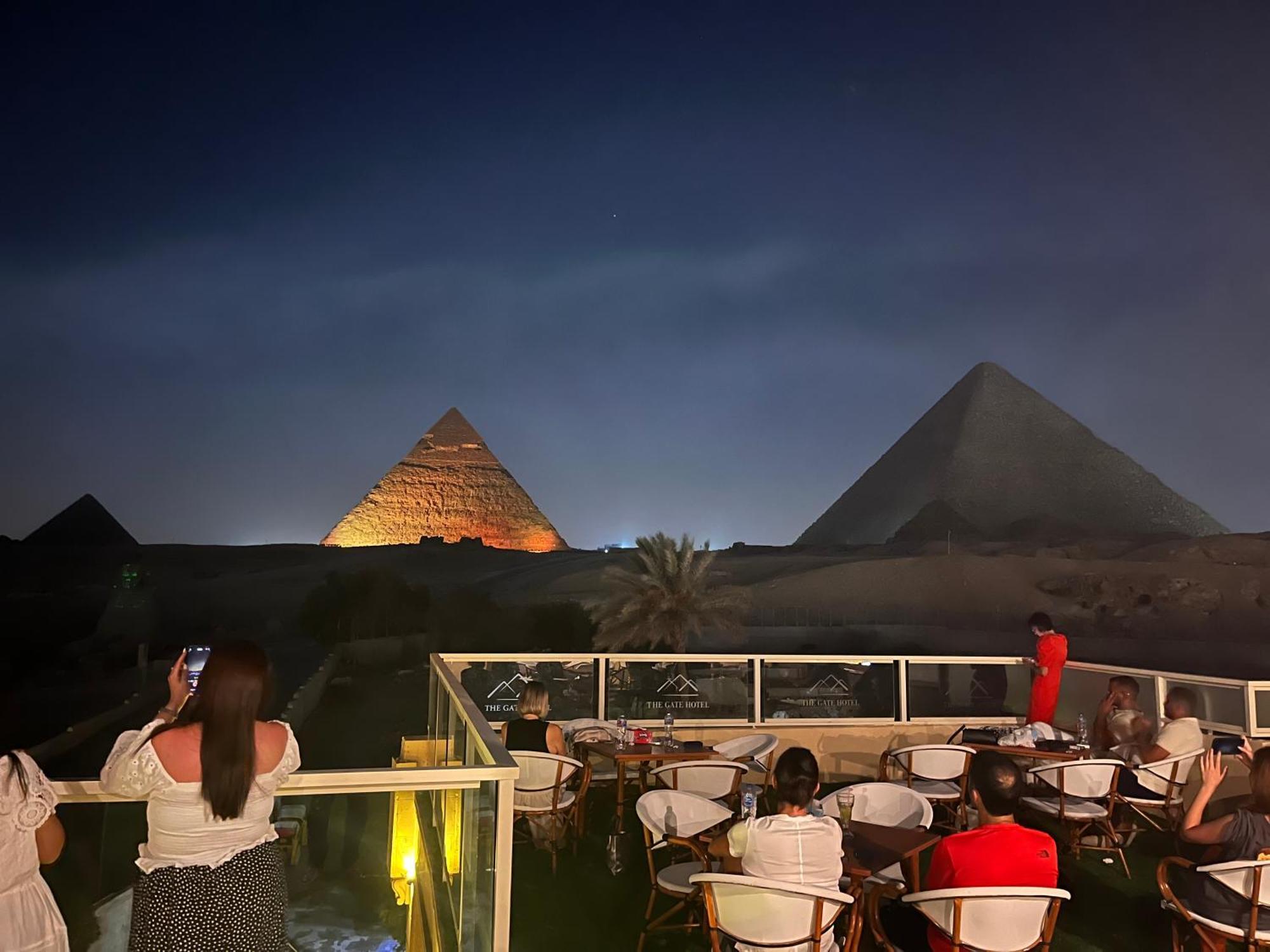 The Gate Hotel Front Pyramids & Sphinx View Kafrat al Jabal Exterior photo